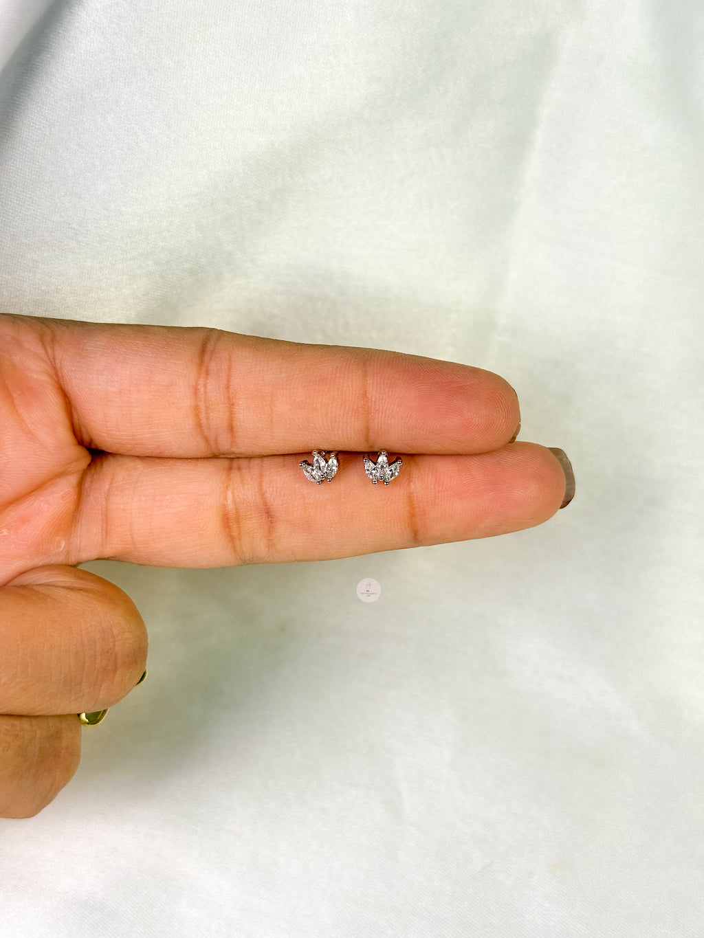 Crown Silver Ball Back Studs