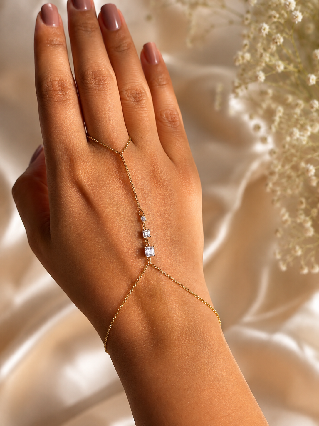 Elara Hand Chain