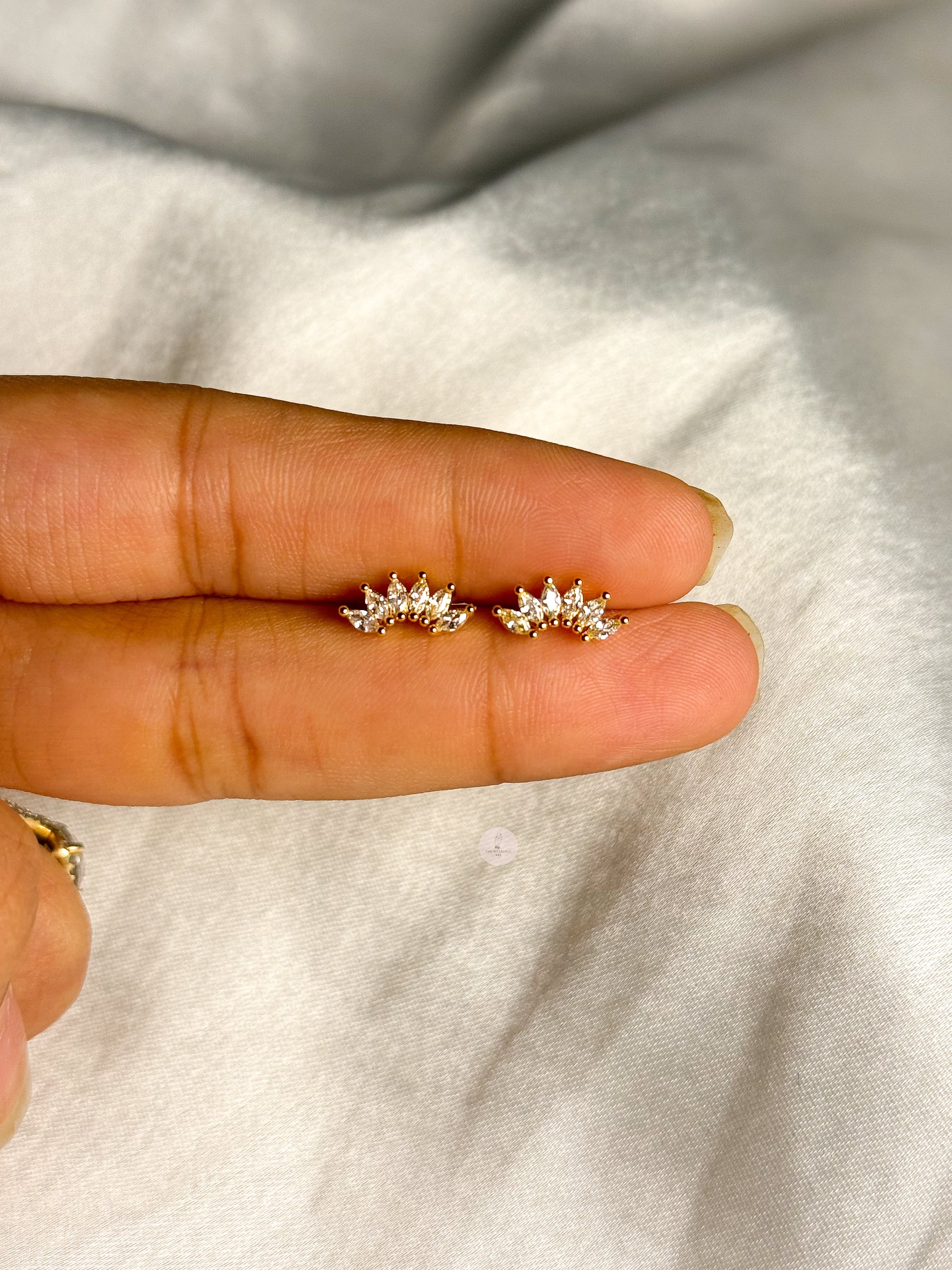 Crown Glow Ball Back Studs